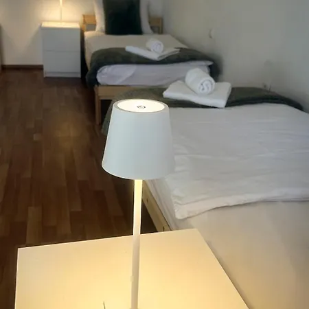 Aryan Ostanak kod kuće Porec