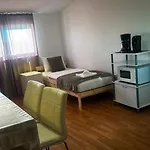 Aryan Homestay *