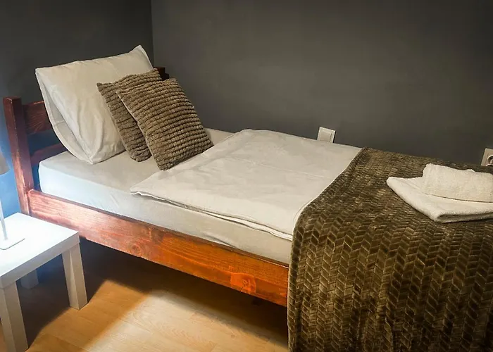 ホームステイ Aryan ポレッチ